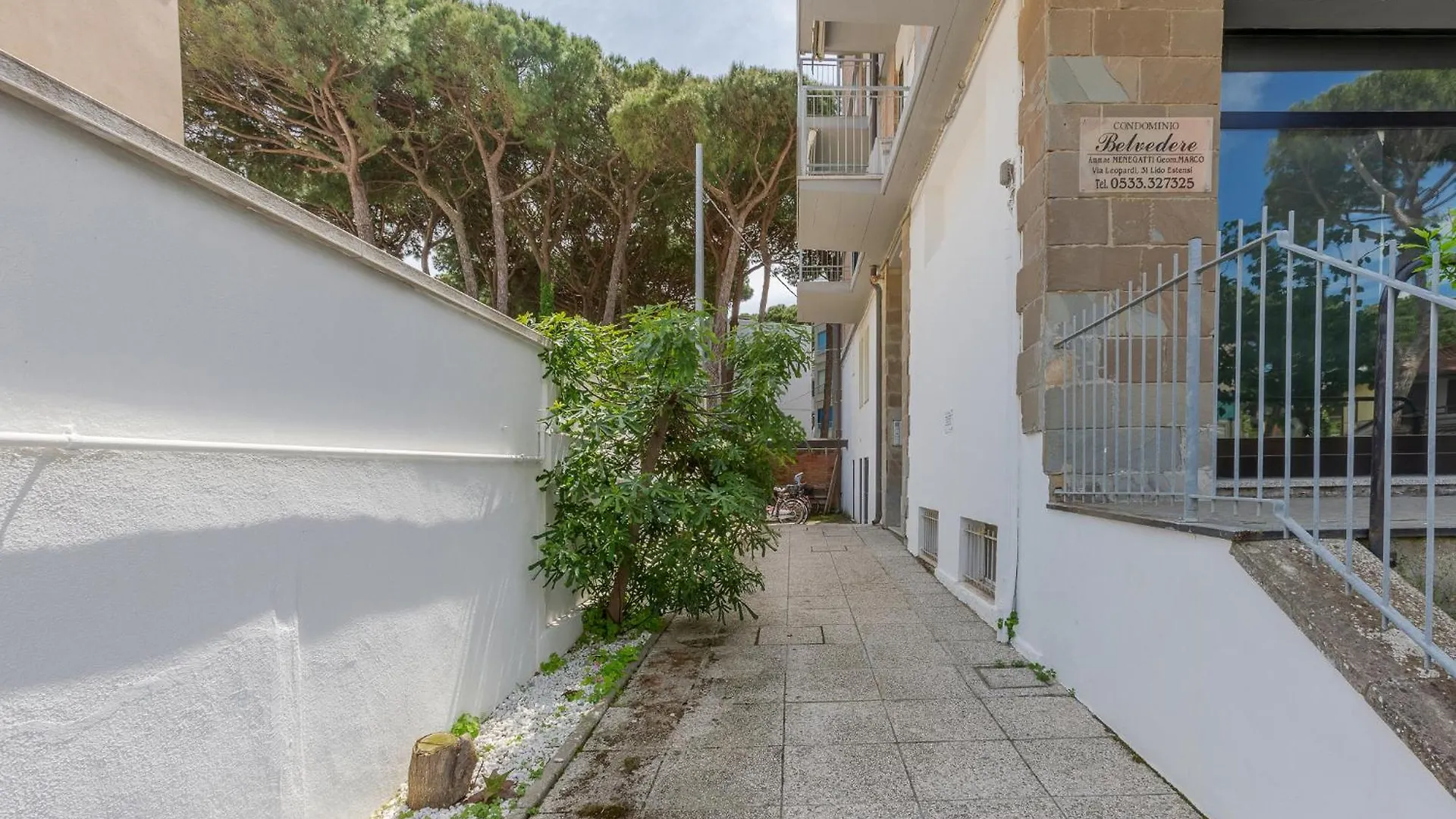 Lido Degli Estensi Flat Con Balcone E Parcheggio! Llido Degli Estensi Italy