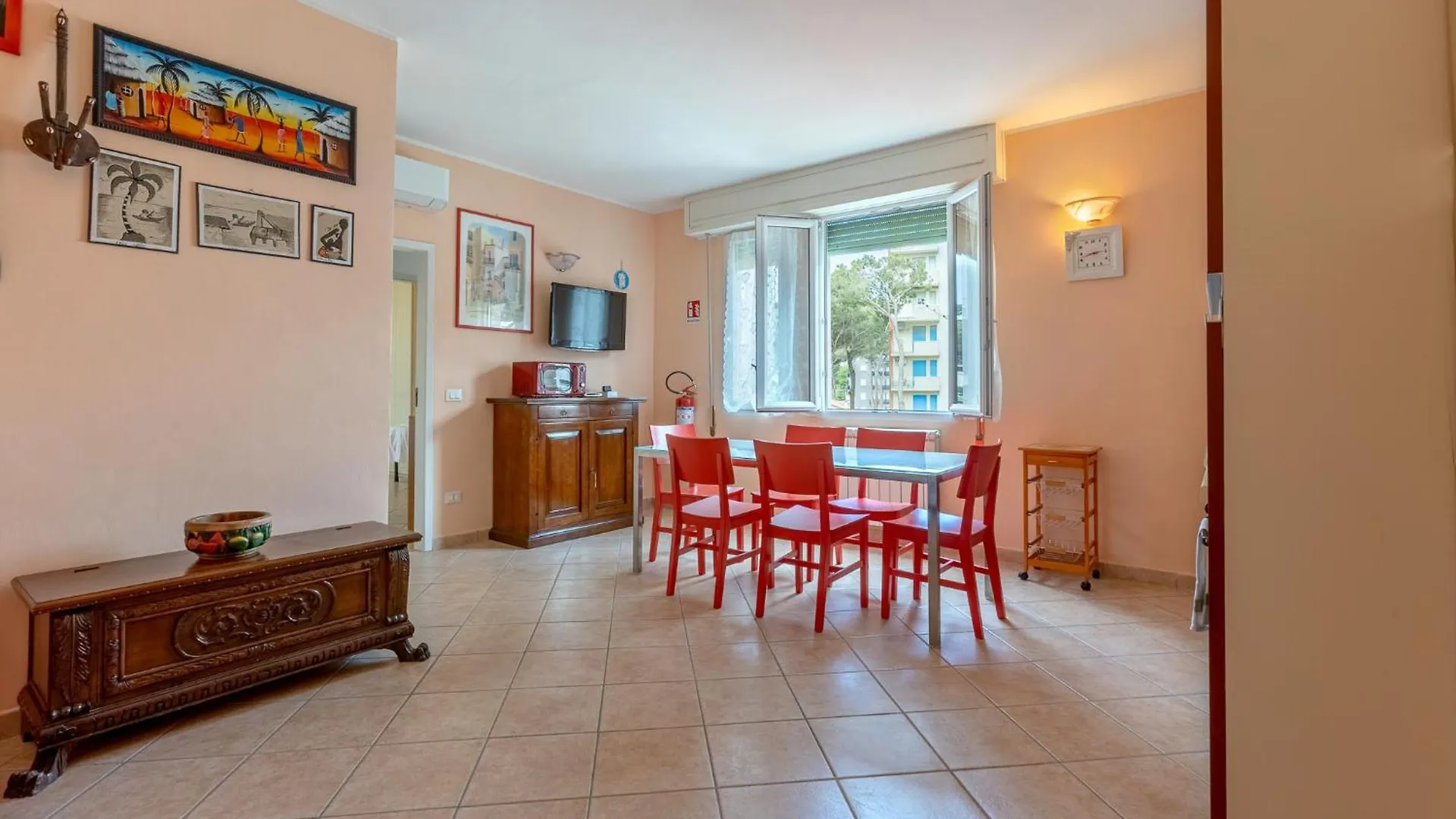 Lido Degli Estensi Flat Con Balcone E Parcheggio!